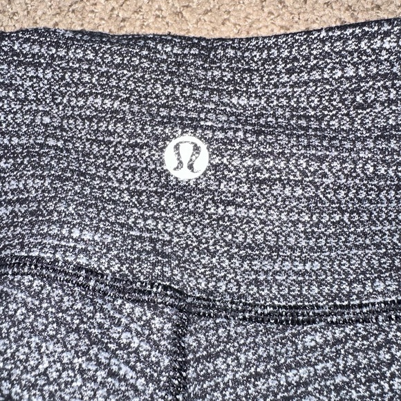 lululemon cropped gray leggings - Picture 3 of 4